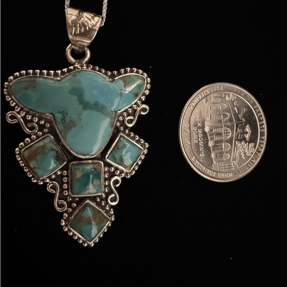 Turquoise and sterling Silver elegant cow Pendant Necklace - Picture 4 of 6